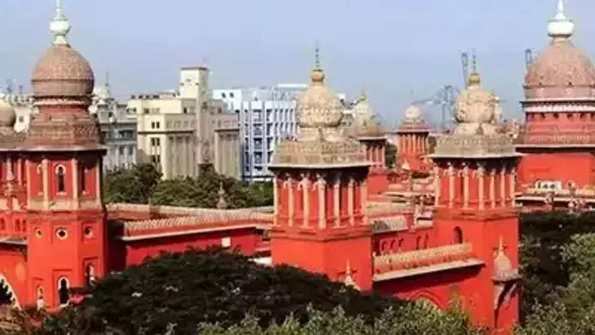 मद्रास उच्च न्यायालय यूट्यूब चैनल समाज के लिए उपद्रव