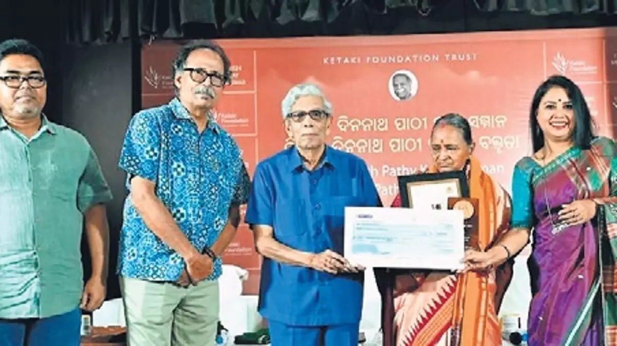 ओडिशा में पट्टचित्रा वादक के लिए दीनानाथ पथी कला सम्मान