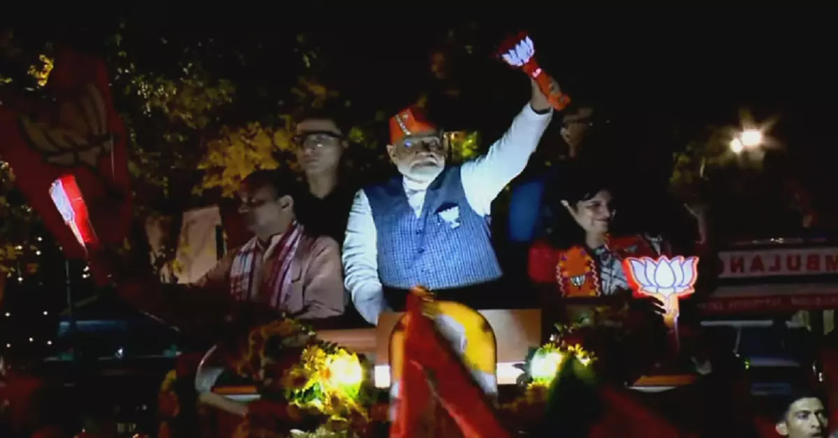 ओडिशा में चुनाव से पहले पीएम मोदी ने भुवनेश्वर में मेगा रोड शो किया