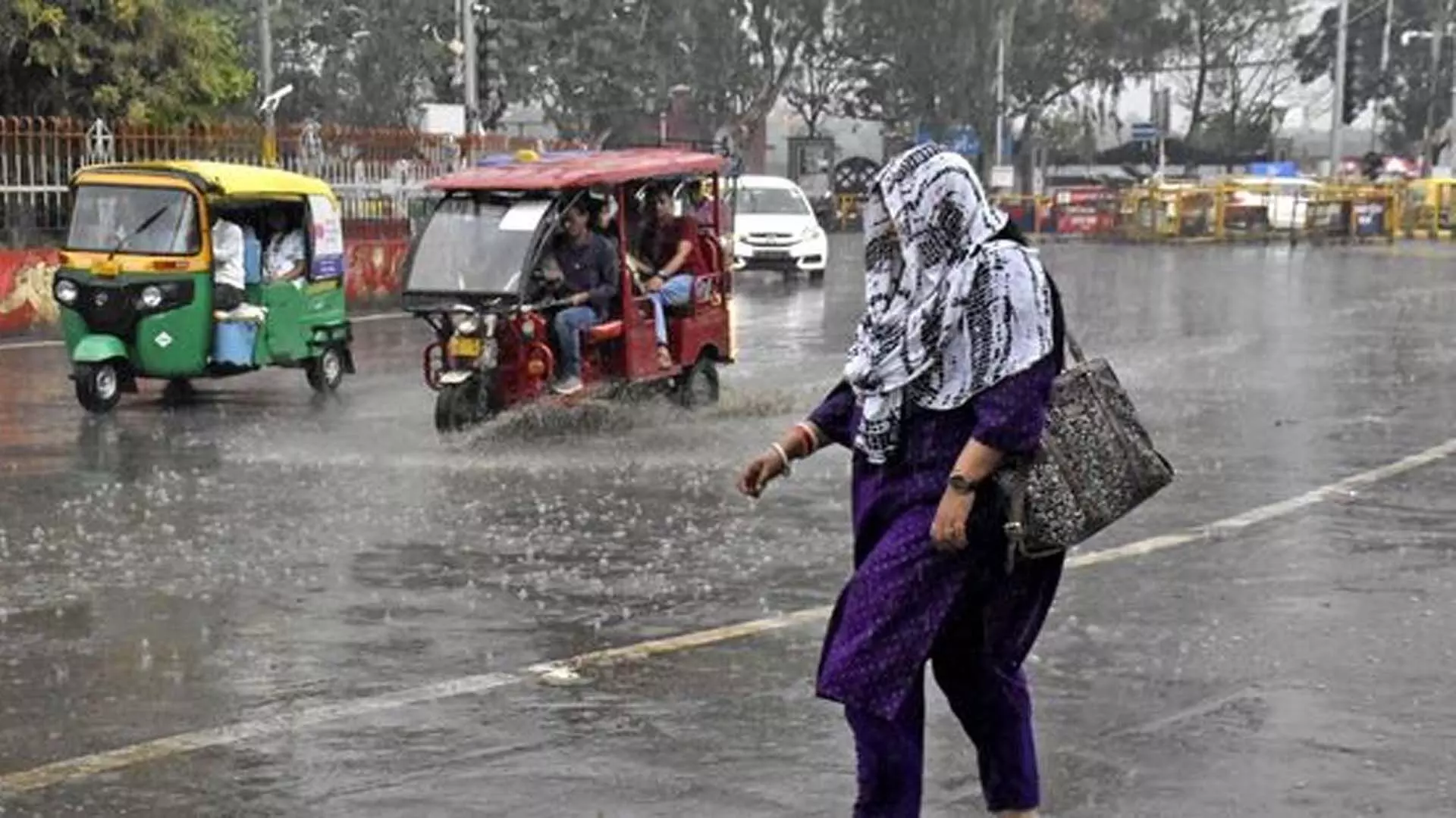 दिल्ली-एनसीआर में बारिश और धूल भरी आंधी की भविष्यवाणी