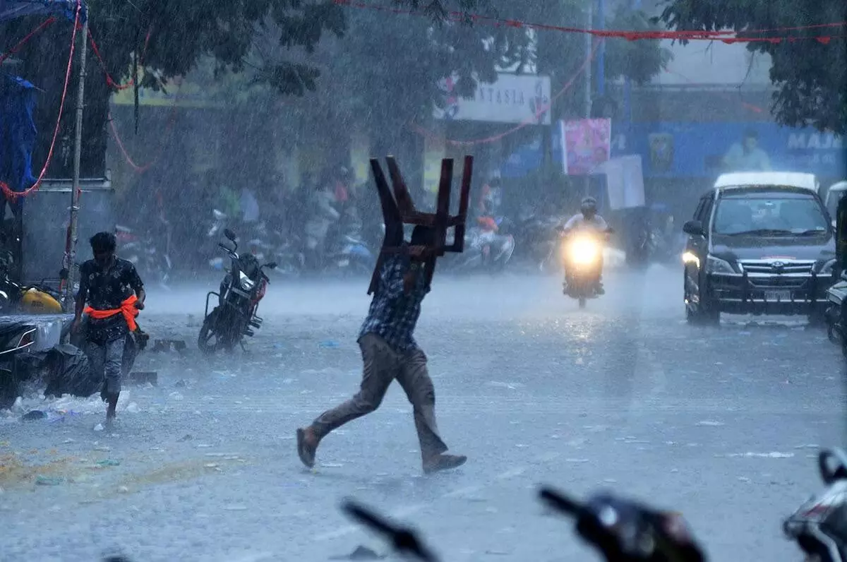 खम्मम में 68 मिमी बारिश, हैदराबाद में छोटे और तीव्र स्पैल देखने को मिले