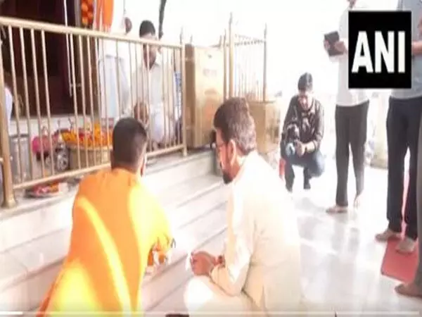 हिमाचल प्रदेश: अनुराग ठाकुर ने श्री अवाह देवी मंदिर का दौरा किया, पूजा-अर्चना की