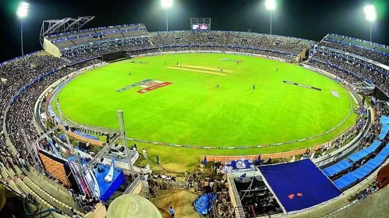 हैदराबाद में उप्पल स्टेडियम में बैग के अंदर जाने पर प्रतिबंध से क्रिकेट प्रशंसक परेशान