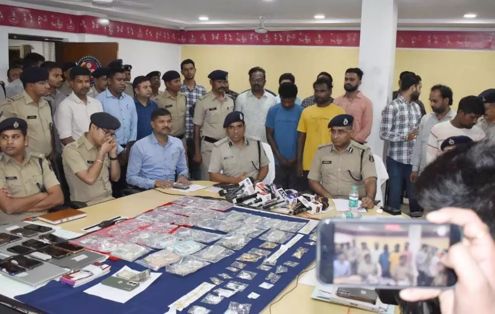 चोर को डर था पुलिसवाले उग्रवादी न समझ लें, ट्रेन में किया ये काम