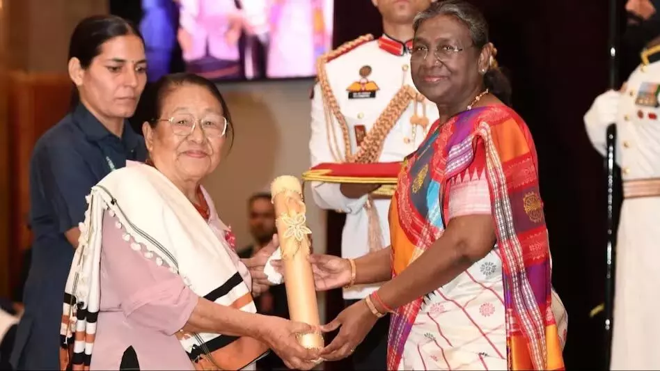 पद्मश्री पुरस्कार विजेता सानो वामुज़ो का दीमापुर में गर्मजोशी से स्वागत किया