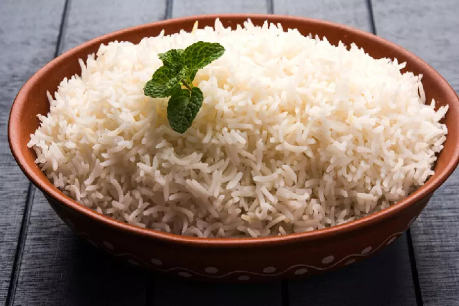 खिले-खिले चावल देखकर खिल जाएगा हर किसी का चेहरा, ऐसे झटपट तैयार होता है स्वादिष्ट चावल