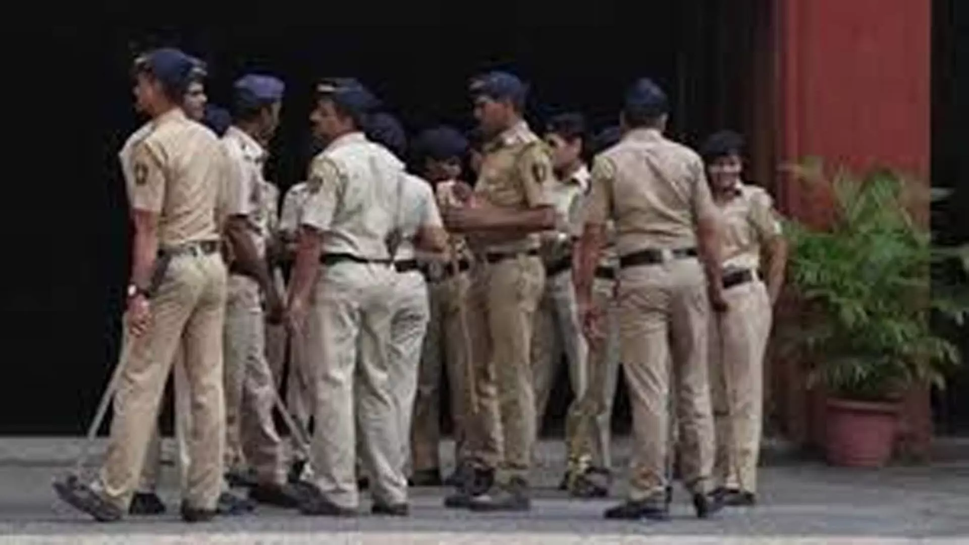 मुंबई पुलिस ने 104 करोड़ रुपये की ड्रग्स जब्त की