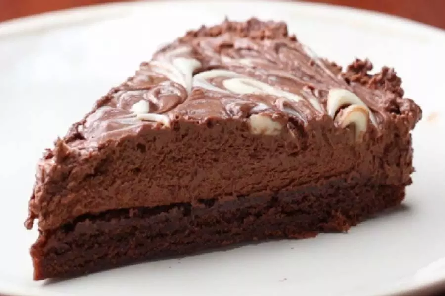 घर पर बनाएं चॉकलेट फज आइसक्रीम केक