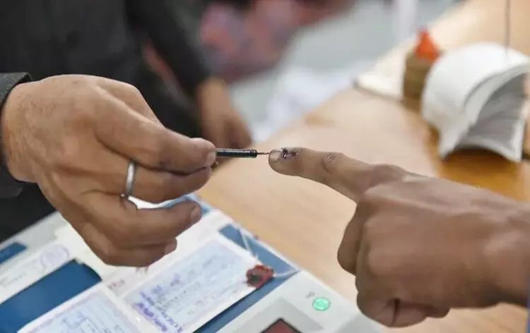पश्चिम बंगाल में 75.66 फीसदी मतदान