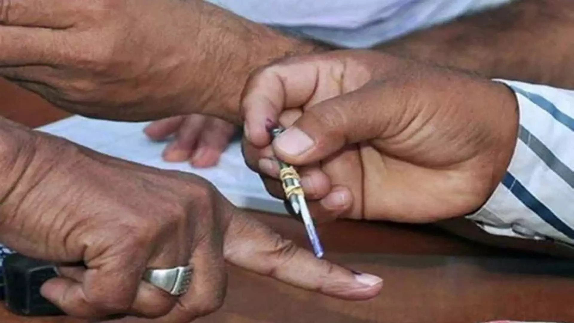 संसदीय चुनाव के चौथे चरण में पंपोर में 38.01% मतदान हुआ