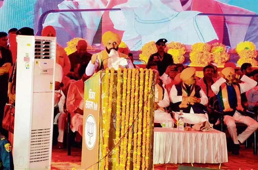 नायब सिंह सैनी ने पार्टी कार्यकर्ताओं से देश के विकास के लिए लोगों को वोट देने का आह्वान किया