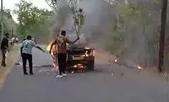 कालाढूंगी थाना क्षेत्र के पवलगढ़-बैलपड़ाव मोटर मार्ग पर जिप्सी में लगी आग