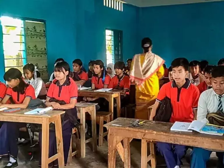 मणिपुर में 12वीं कक्षा की राज्य बोर्ड परीक्षा में लड़कियों ने लड़कों से बाजी मार ली