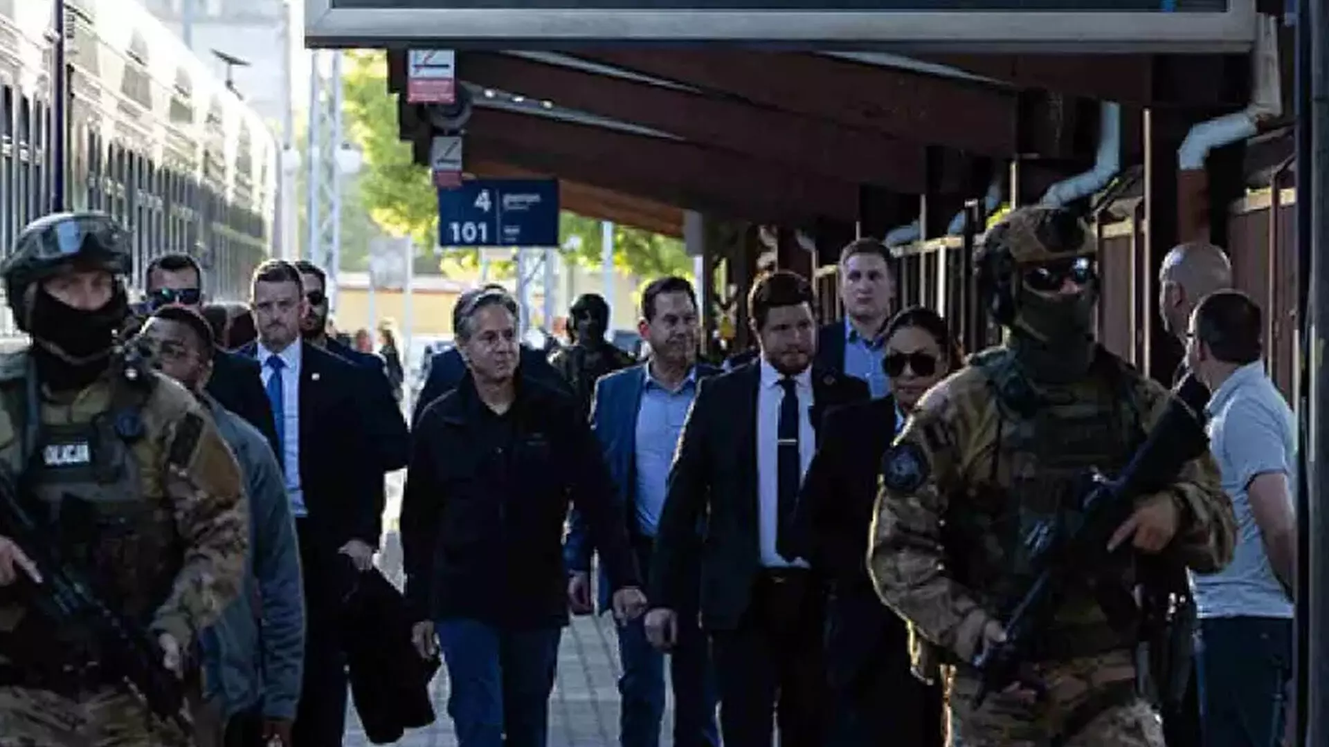 अमेरिकी विदेश सचिव ब्लिंकन ने वलोडिमिर ज़ेलेंस्की से मिलने के लिए अचानक यूक्रेन का दौरा किया