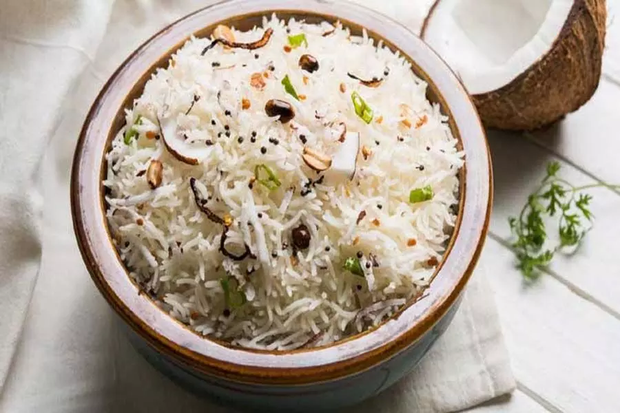 घर पर बनाएं स्वादिष्ट नारियल चावल