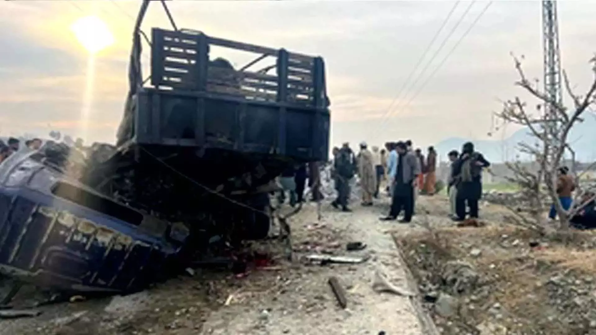 पाकिस्तान के खैबर पख्तूनख्वा प्रांत में आईईडी विस्फोट में 5 लोगों की मौत