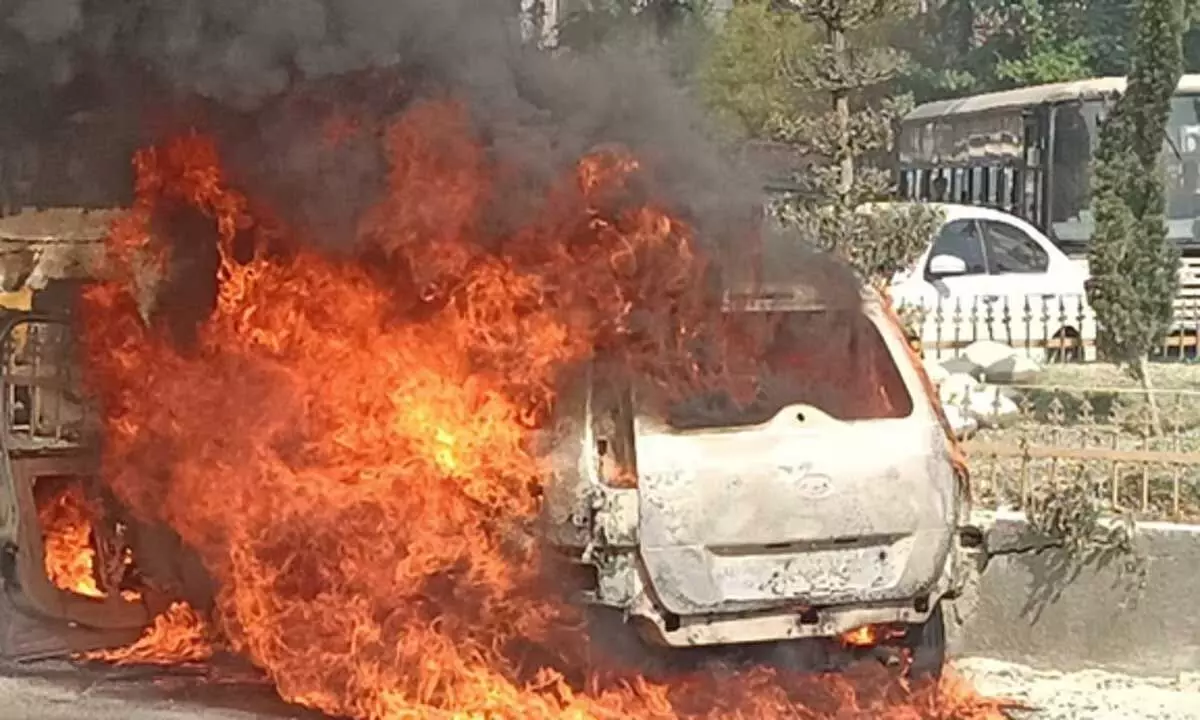 कारों में आग लग गई, ईंधन रूपांतरण किटों के खिलाफ सलाह जारी की गई