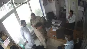 लोकसभा चुनाव के बीच MLA गायब, पुलिस की टीमें दे रही हैं दबिश, जानें पूरा मामला