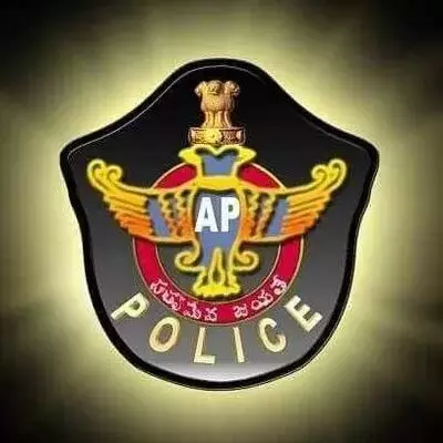 एडोनी पुलिस ने 2.65 लाख रुपये की अवैध शराब जब्त की, दो गिरफ्तार