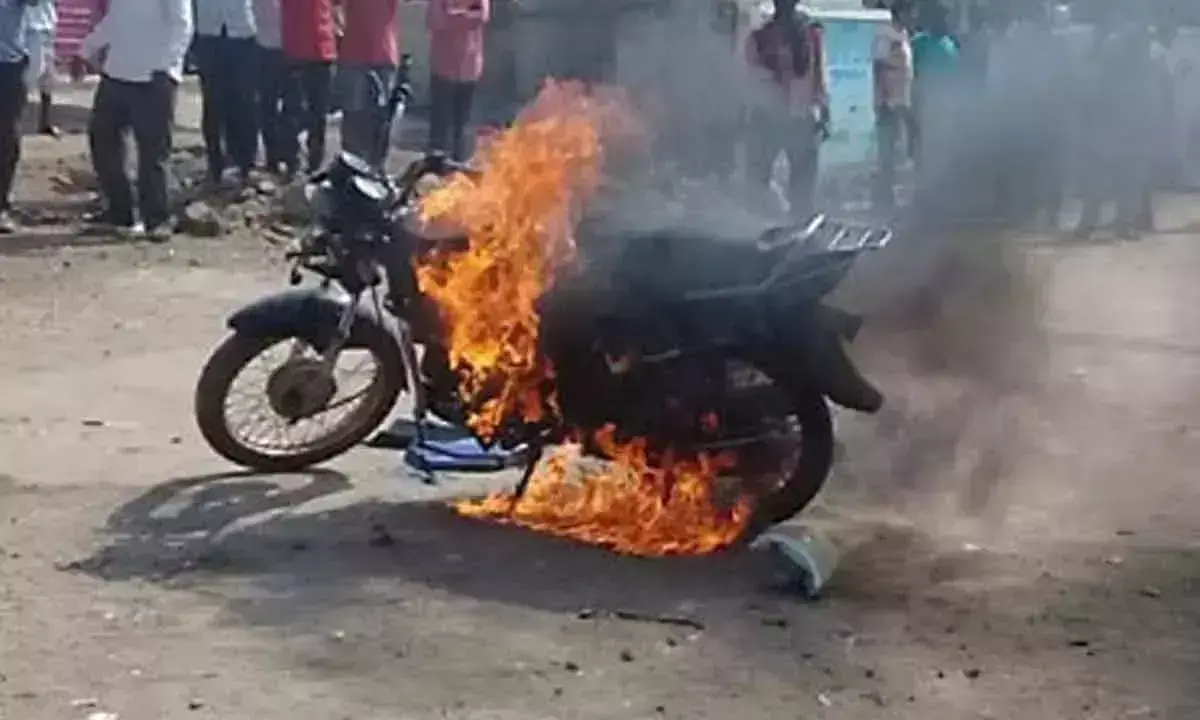 हैदराबाद: मोटरसाइकिल विस्फोट में घायल एक और व्यक्ति की मौत हो गई