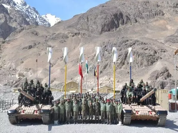 भारतीय सेना ने चीन सीमा के पास दुनिया की सबसे ऊंची टैंक मरम्मत सुविधाओं में से एक स्थापित की