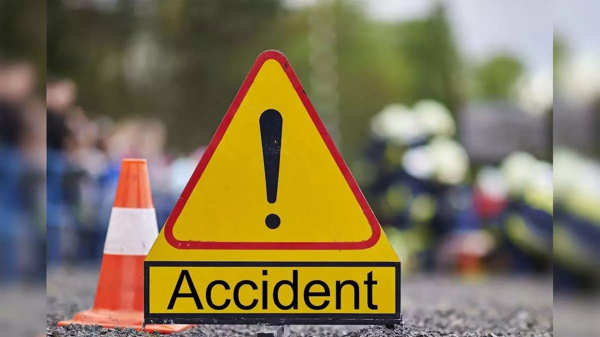 चेन्नई-त्रिची राष्ट्रीय राजमार्ग पर बस और लॉरी की भीषण टक्कर से 4 की मौत, 15 घायल