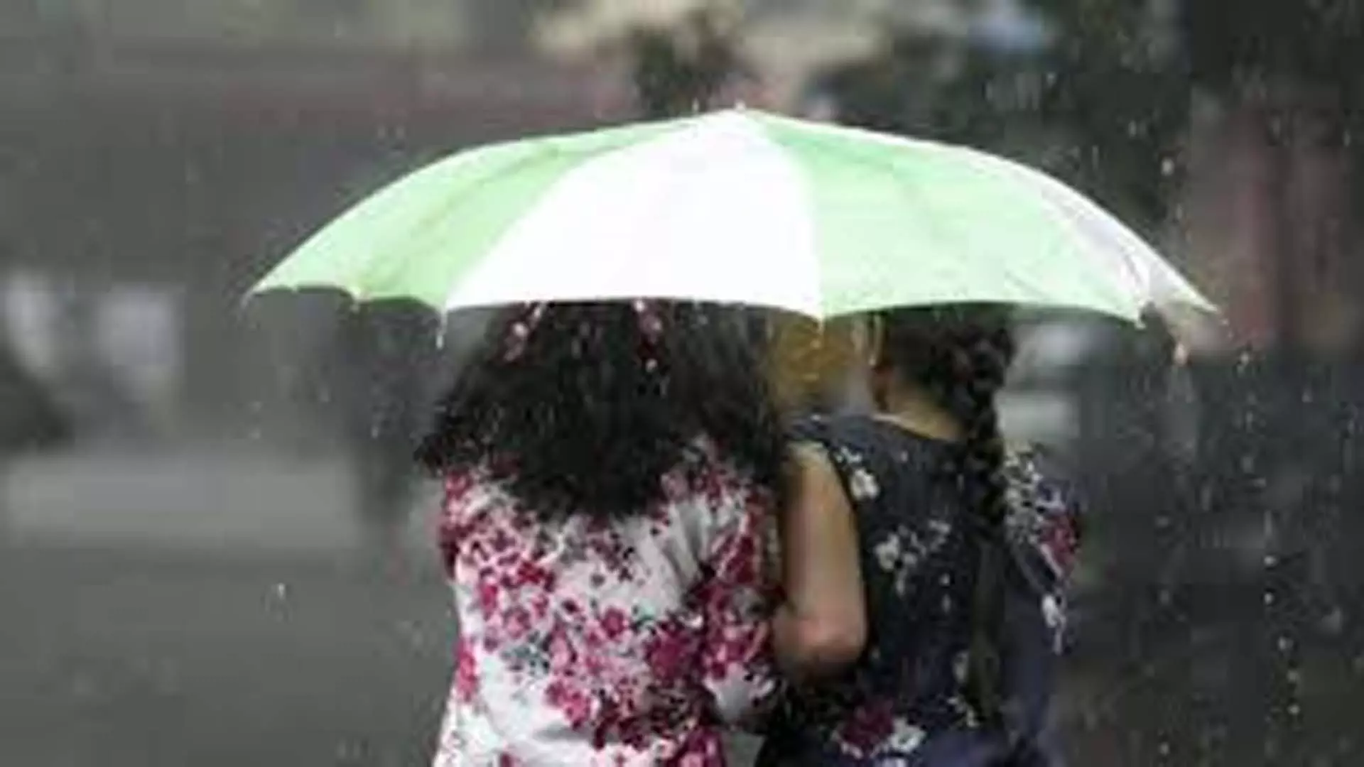 चेन्नई में सुबह-सुबह ताज़गी भरी बारिश देखी गई