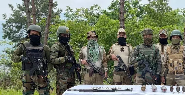 मणिपुर सुरक्षा बलों ने हथियार और बारूद का जखीरा बरामद किया
