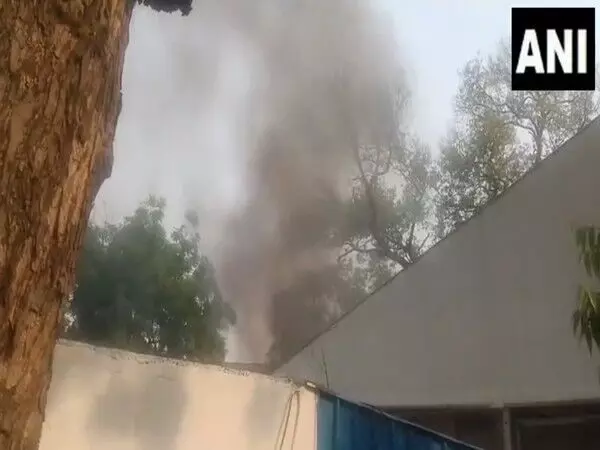 दिल्ली के पंडित पंत मार्ग स्थित बीजेपी कार्यालय में लगी आग, किसी के हताहत होने की सूचना नहीं