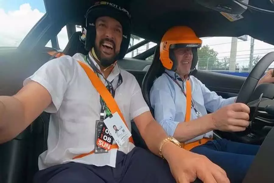 युवराज सिंह ने मैकलेरन 750S पर माइक हैकिनन के साथ F1 मियामी GP ट्रैक पर एड्रेनालाईन से भरी सवारी की