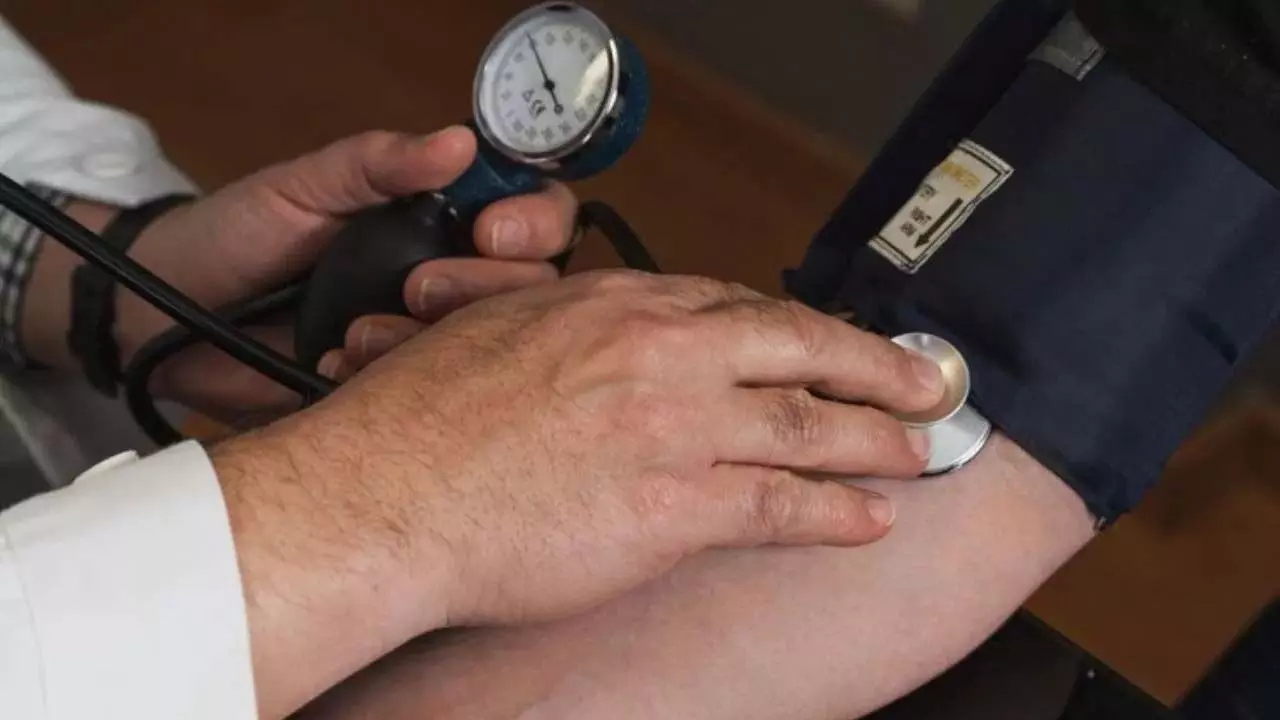 Hypertension से बचाव के लिए फॉलो करें एक्सपर्ट के बताए टिप्स