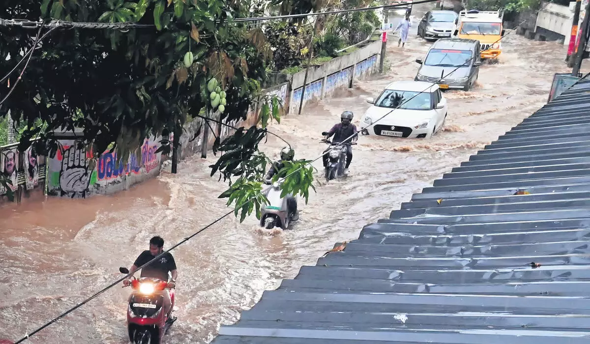 केरल में 18 से 20 मई तक बारिश तेज होने की संभावना, कई जिलों में ऑरेंज अलर्ट