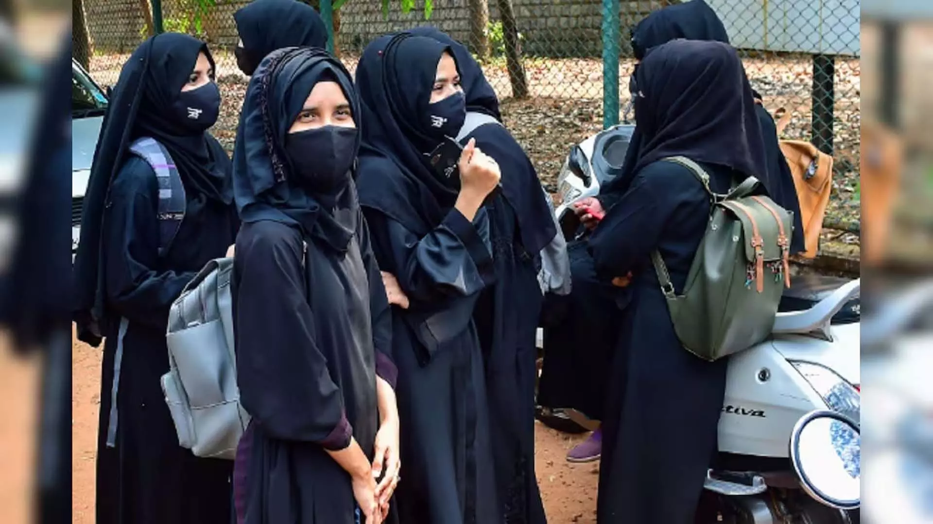 चेंबूर डिग्री कॉलेज ने हिजाब, नकाब और बुर्के पर प्रतिबंध लगाया