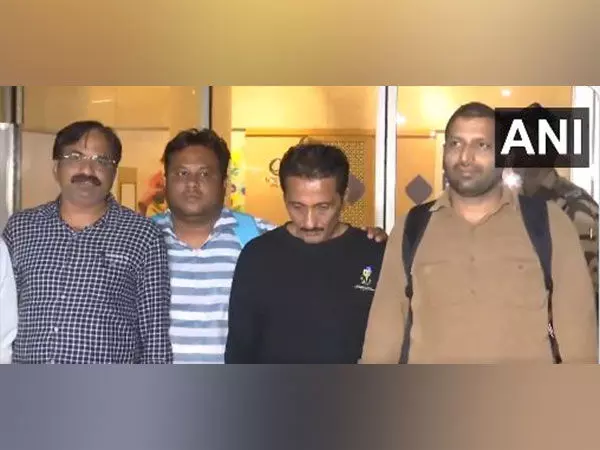 घाटकोपर में बिलबोर्ड गिरने के मामले में गिरफ्तार आरोपियों को मुंबई लाया गया