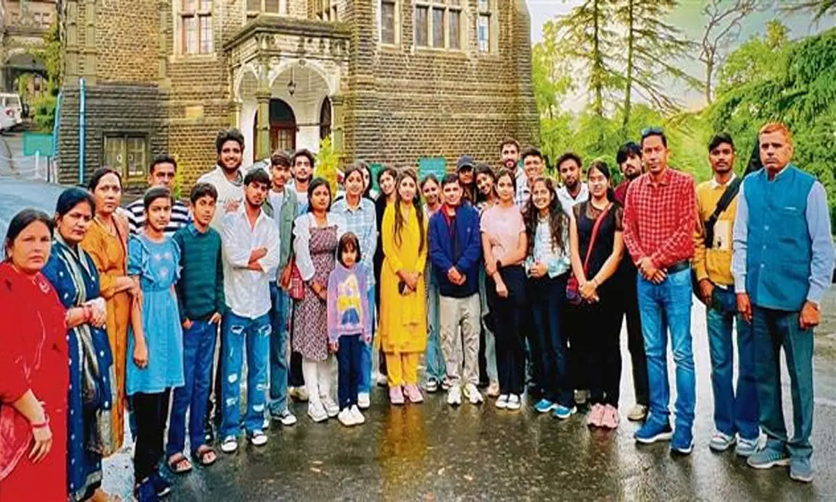 आरकेएसडी कॉलेज के विद्यार्थियों ने किया शिमला भ्रमण