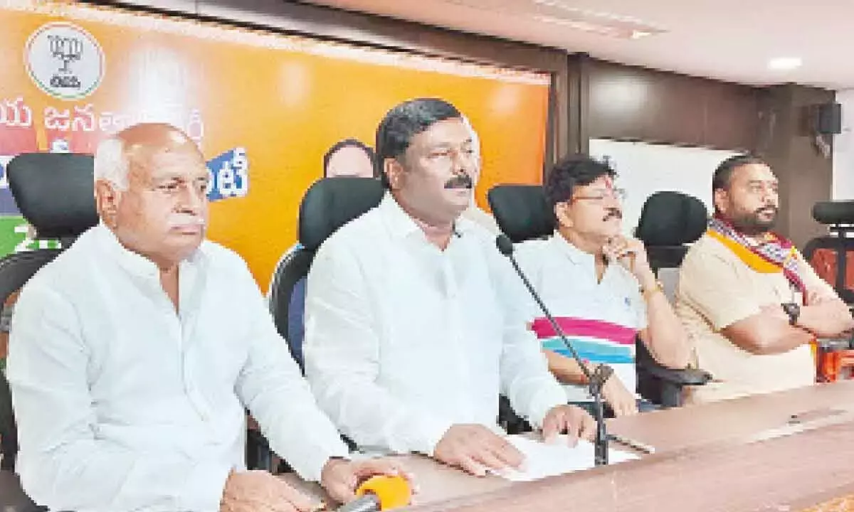 भाजपा नेता ने अनाज खरीद में देरी के लिए टीएस सरकार की निंदा की