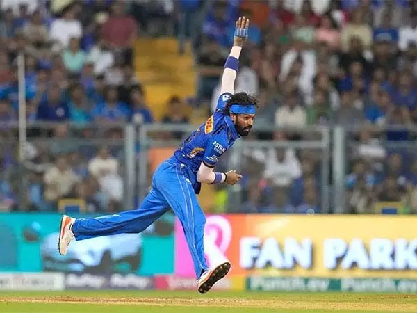 मुंबई इंडियंस के कप्तान हार्दिक पंड्या पर धीमी ओवर गति के कारण आईपीएल 2025 सीज़न का पहला मैच नहीं खेलने के लिए लगाया गया जुर्माना