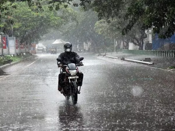 आईएमडी ने 19-20 मई को केरल के विभिन्न जिलों के लिए भारी बारिश की चेतावनी जारी की