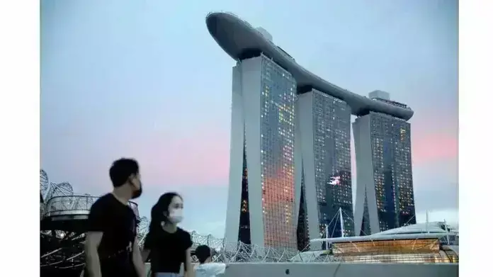 सिंगापुर में नई कोविड-19 लहर देखी जा रही है, मंत्री ने मास्क पहनने की सलाह दी