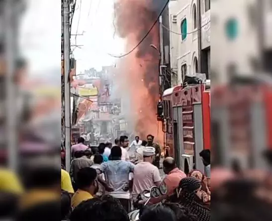 बाजार की कई दुकानें जलकर खाक, देखते ही देखते आग ने विकराल रूप ले लिया, VIDEO
