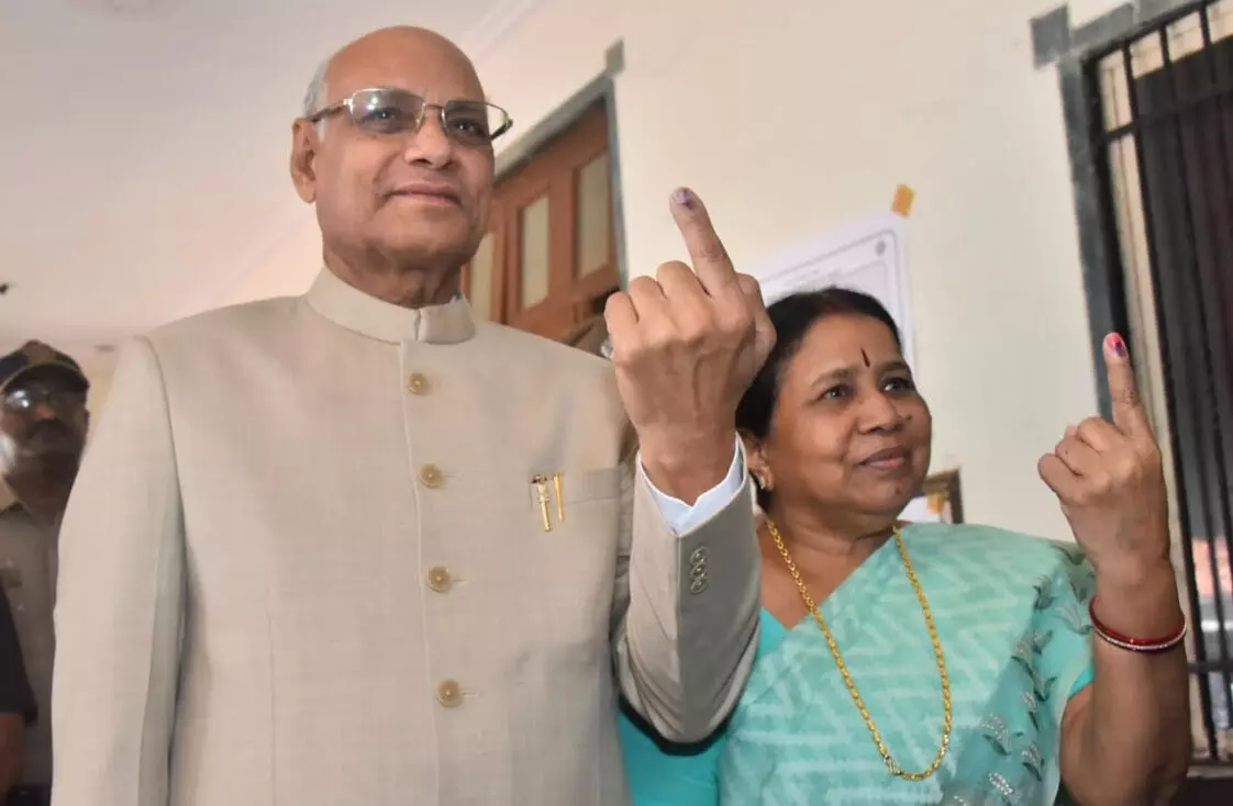 मुंबई में राज्यपाल रमेश बैस ने किया मतदान
