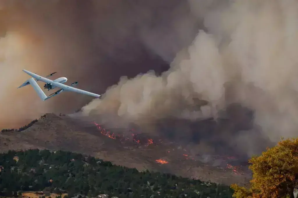 ड्रोन-हेलिकाप्टर से आग पर काबू पाने के दावे हुए हवा