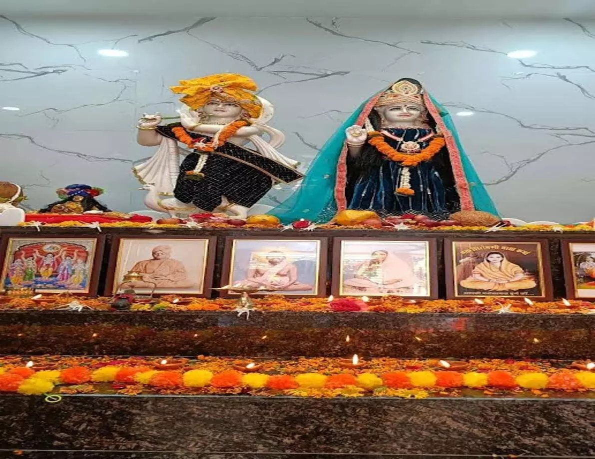 गरिमा गृह में गायत्री यज्ञ के साथ राधा-कृष्ण मंदिर स्थापित