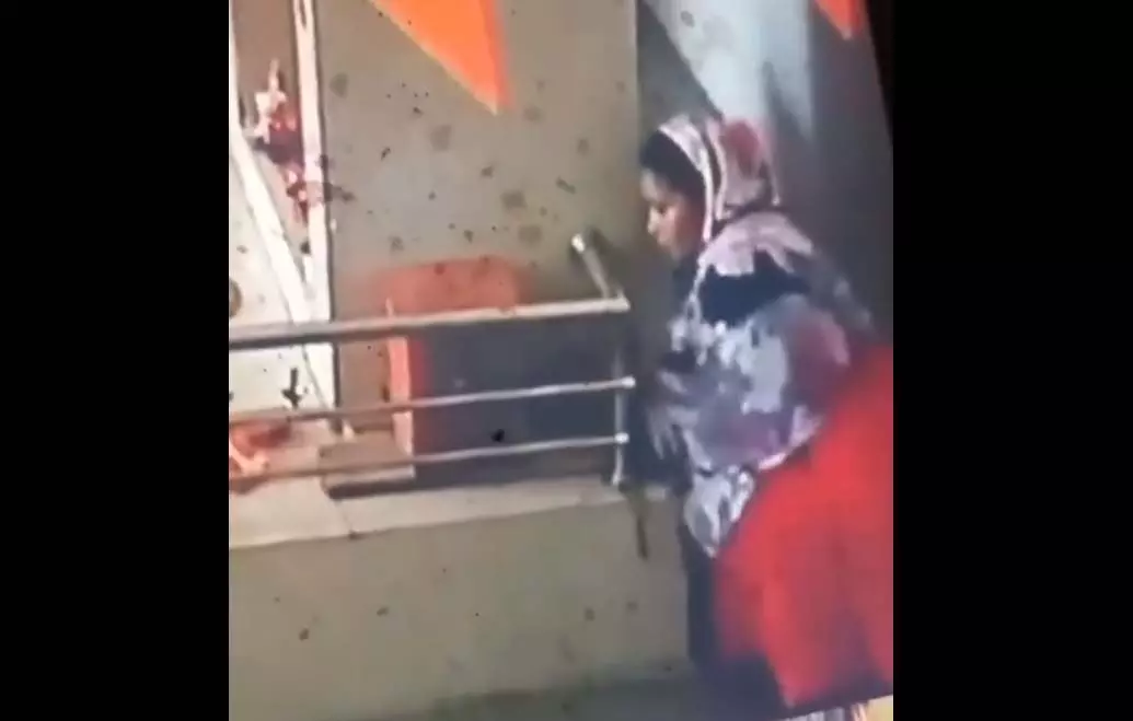 चोरी का LIVE वीडियो, महिला ने हनुमान मंदिर को बनाया निशाना