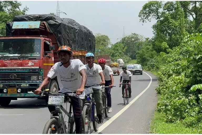 संरक्षण अभियान के लिए साइकिल चालकों ने काजीरंगा से ओरंग तक 160 किलोमीटर की दूरी तय की