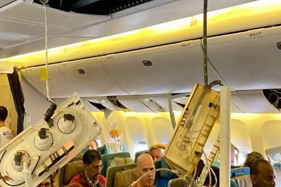 अशांति की चपेट में आया सिंगापुर का विमान सिर्फ 5 मिनट में 6,000 फीट नीचे गिरा