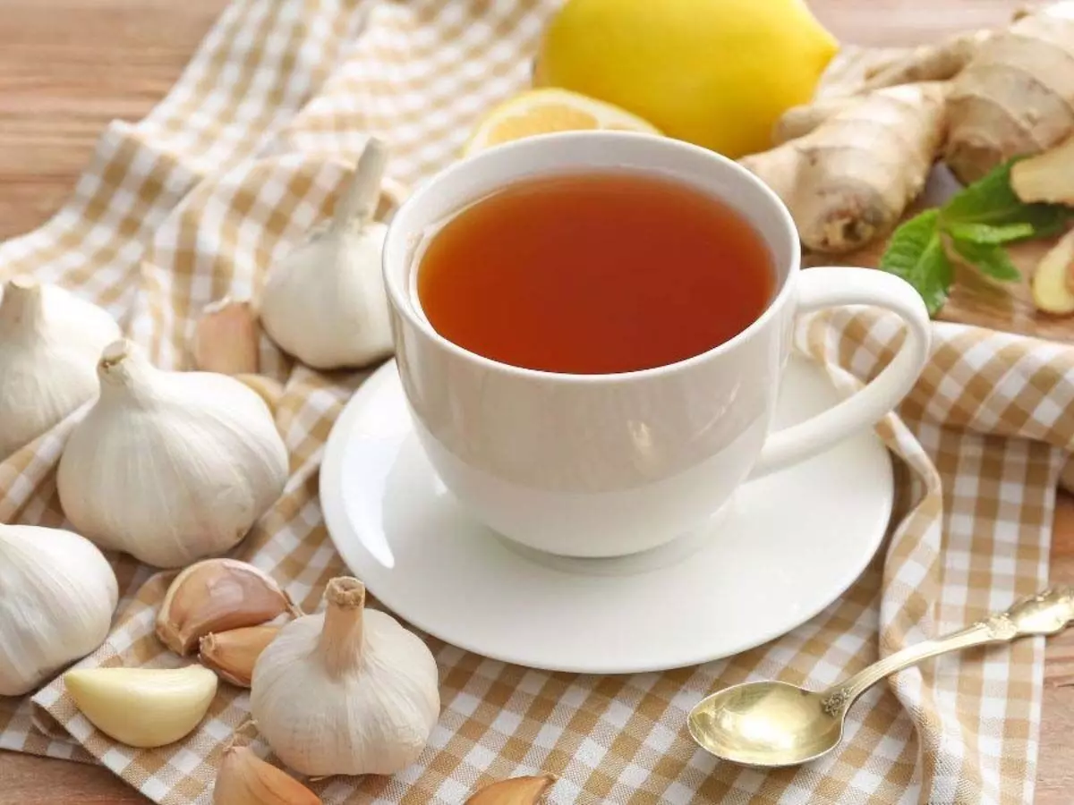 रोजाना पिएं लहसुन की चाय, सेहत को मिलेंगे ये गजब फायदे