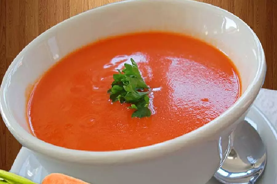 गाजर का गरमागरम सूप कर देगा सर्दी की छुट्टी, होता है पोषक तत्वों से भरपूर