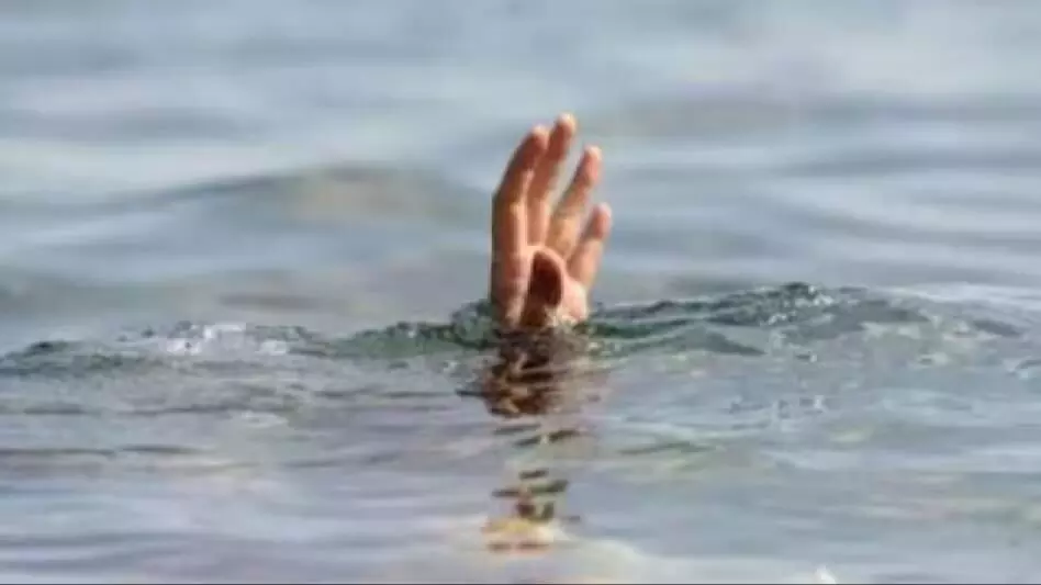 अलग-अलग घटनाओं में नाबालिग लड़की समेत 2 लोग तालाब में डूबे