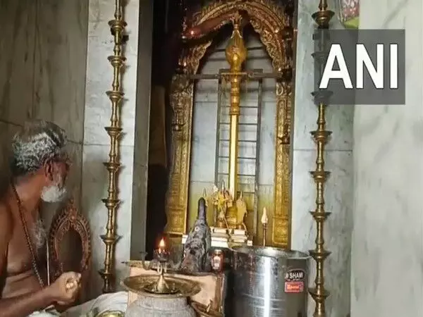 वैकासी विशाकम उत्सव पर थूथुकुडी के सोर्नमलाई कथिरवेल मुरुगन मंदिर में 18 प्रकार के अभिषेकम किए गए